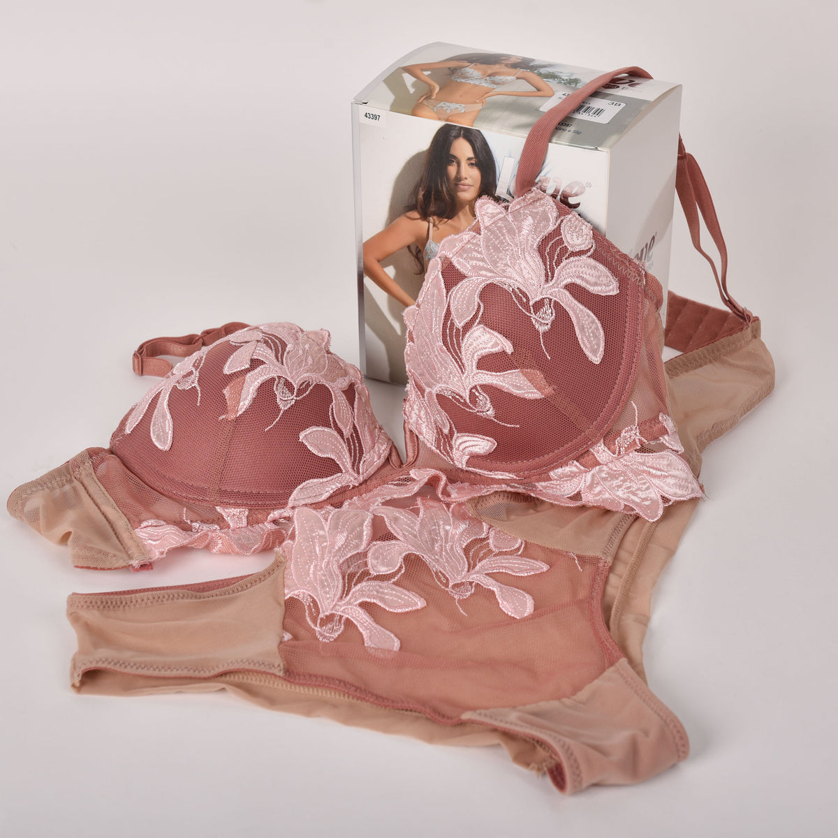 Sexy completino intimo Love and Bra 43397 balconcino + slip rosa