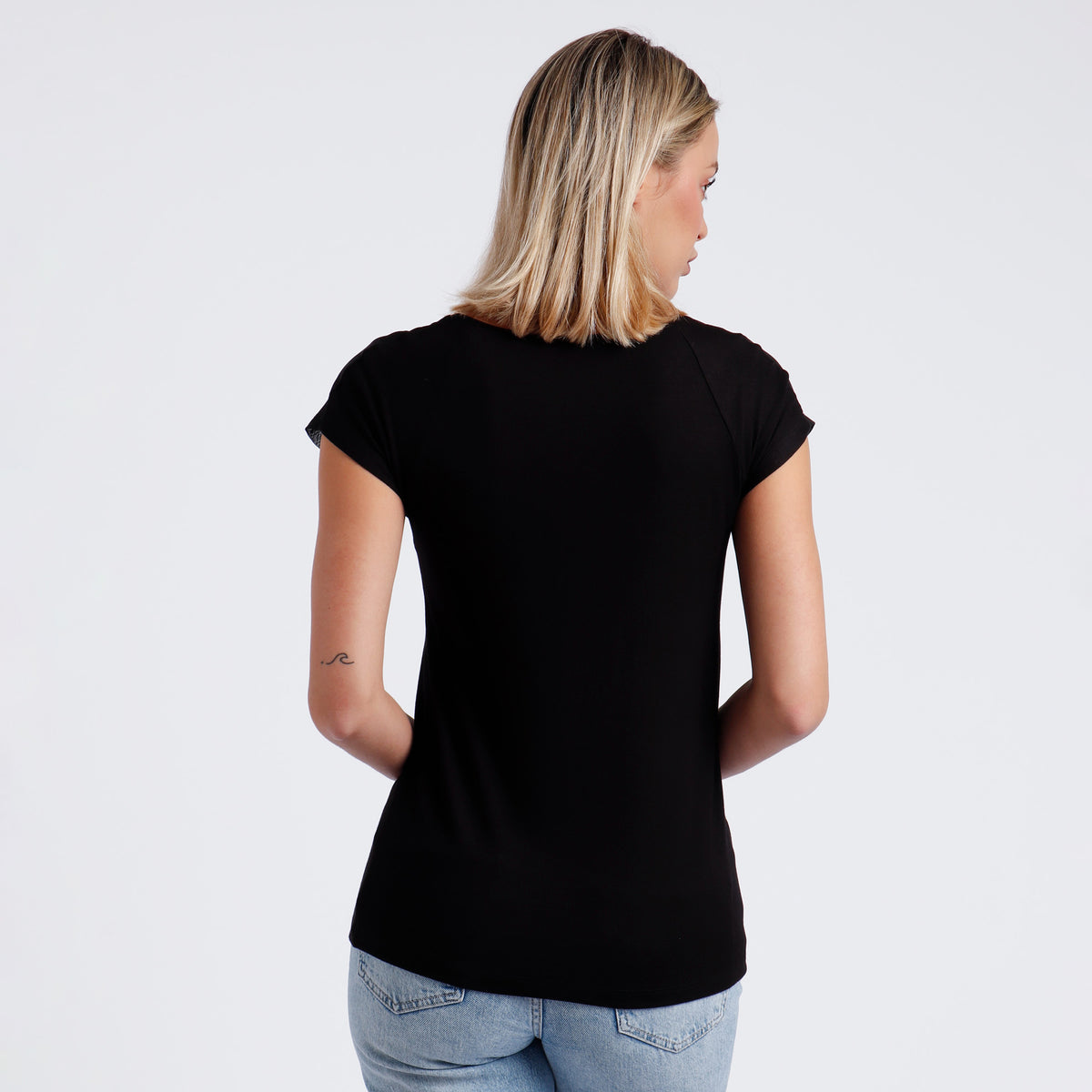 Sottogiacca donna Admas mezza manica 43488 con tulle nero