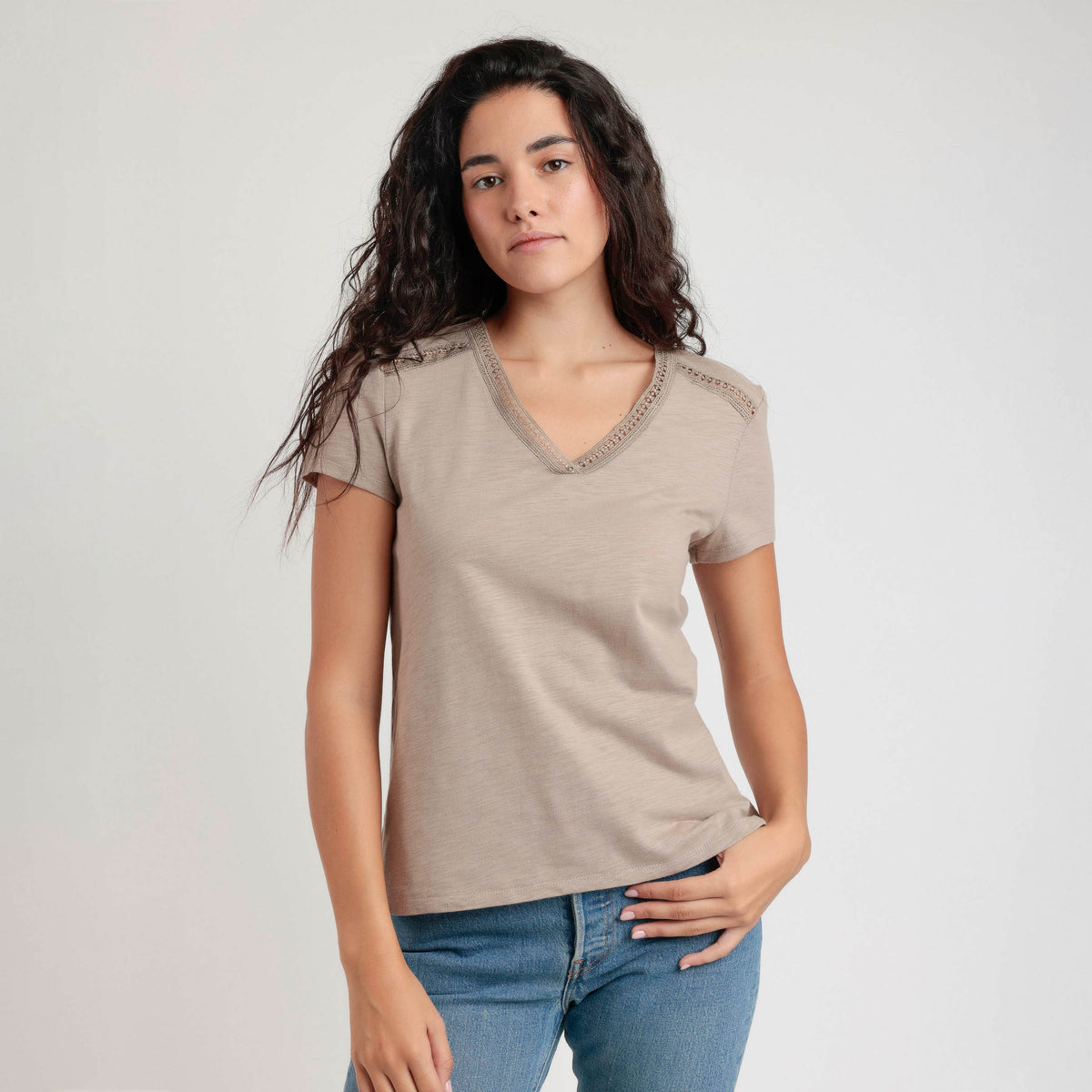 Maglia con scollo uncinetto a v Admas 43630