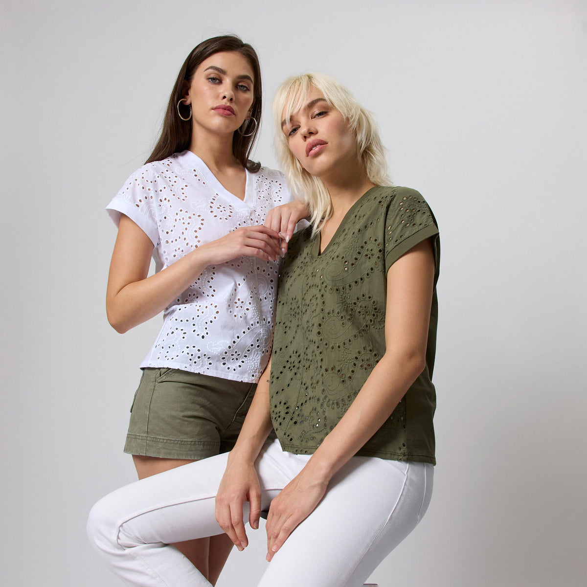 Maglia donna in Cotone con Maniche Corte e Pizzo San Gallo Jadea 4768