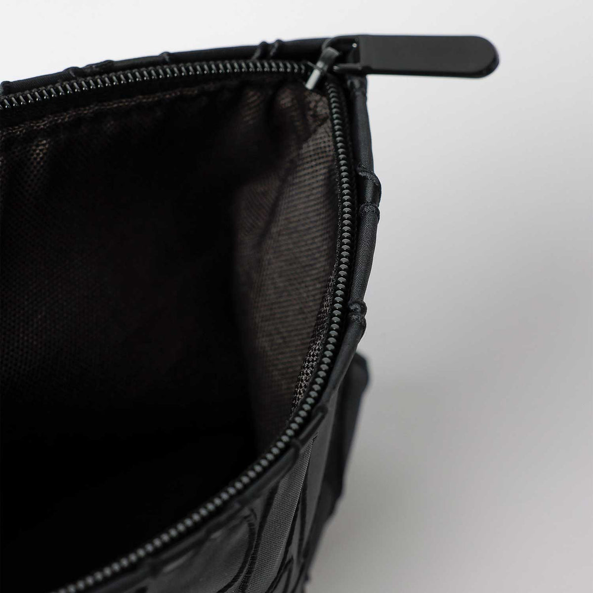 Beauty-case lavorato traslucido Admas 69103