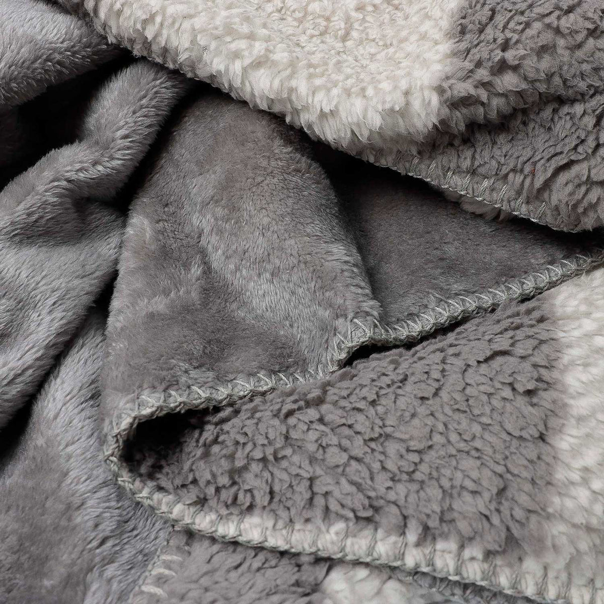 Coperta calda in sherpa double-face Admas 69108