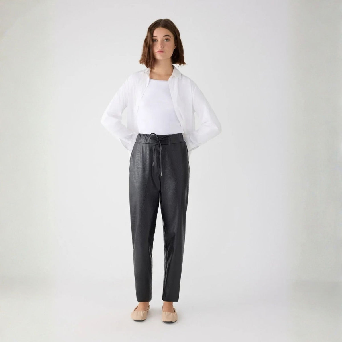 Pantalone in pelle effetto coccodrillo Ysabel Mora 70469