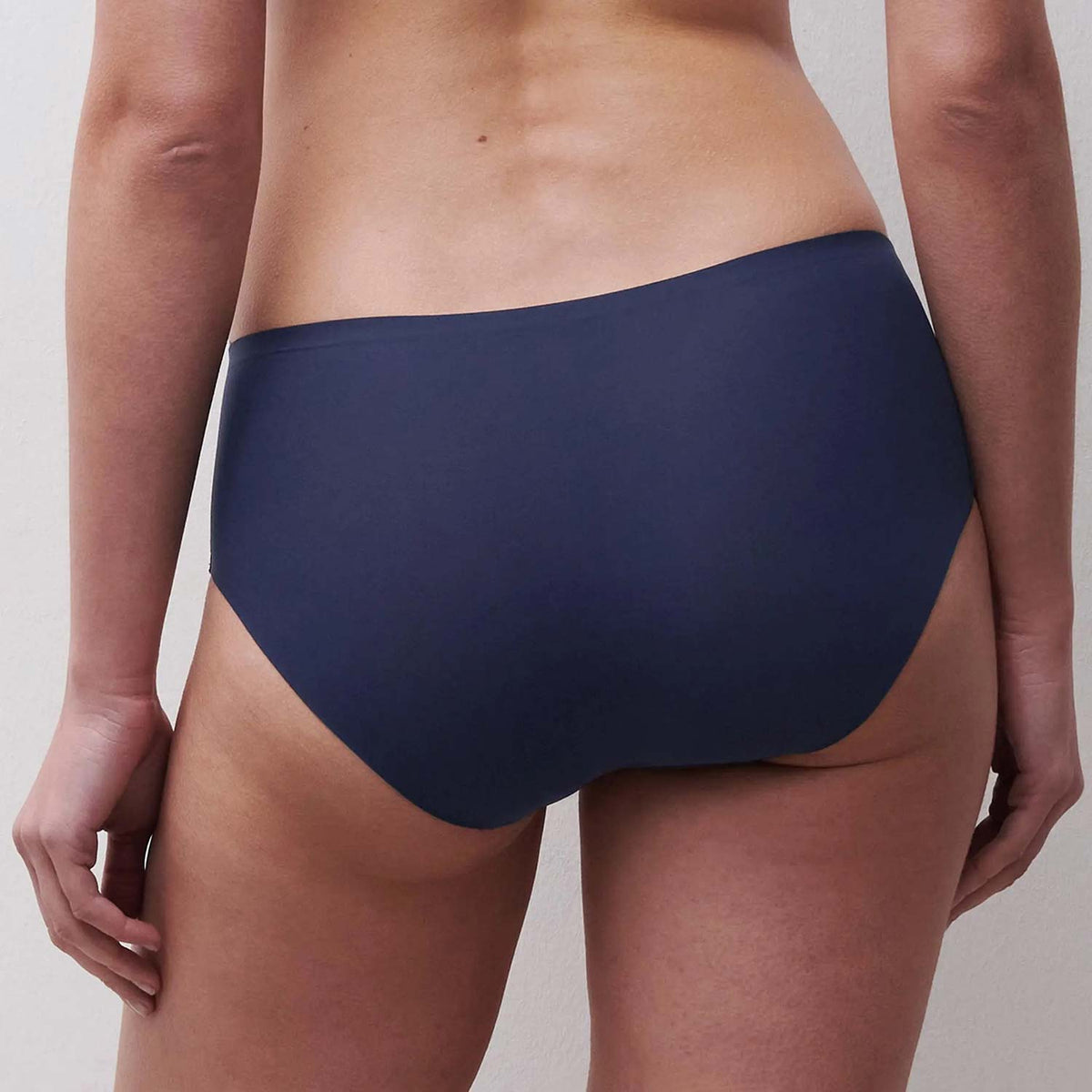 Slip shorty donna taglio laser in microfibra Chantelle C26440