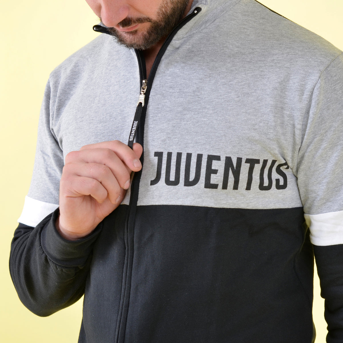 Pigiama con zip Juventus felpato a collo alto B2JU14133 grigio