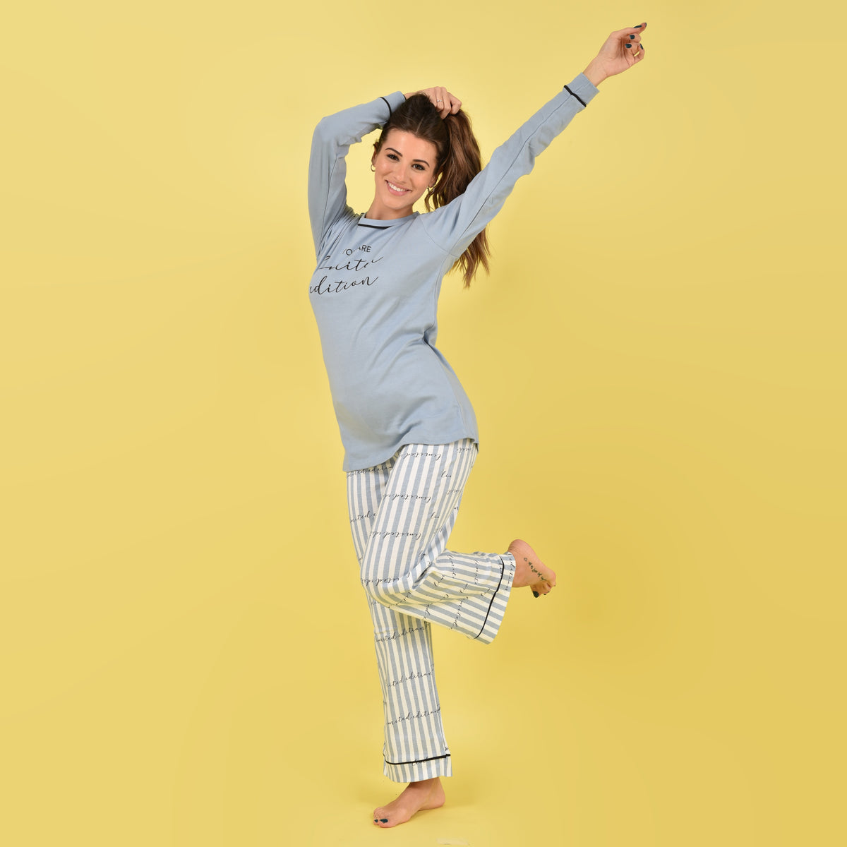Pigiama Love and bra maglia celeste pantalone gessato a palazzo 52699 celeste