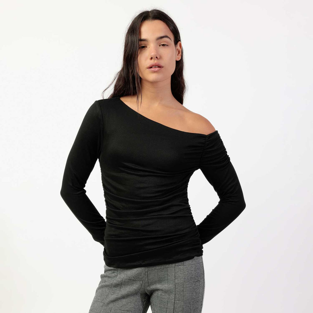 Maglia donna monospalla asimmetrica con arricciatura Admas 43677