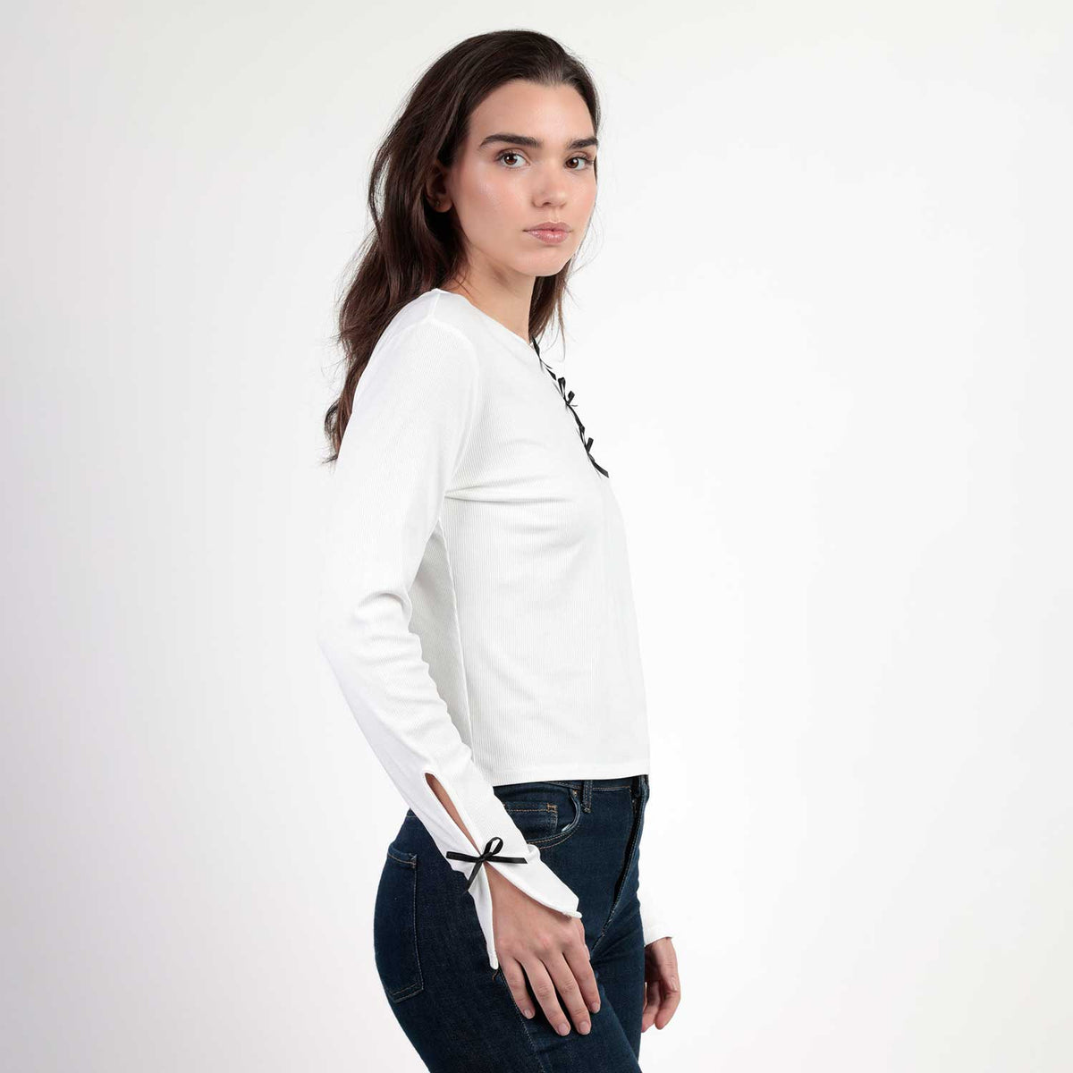 Maglia donna scollo rotondo con fiocchetti Admas 43683