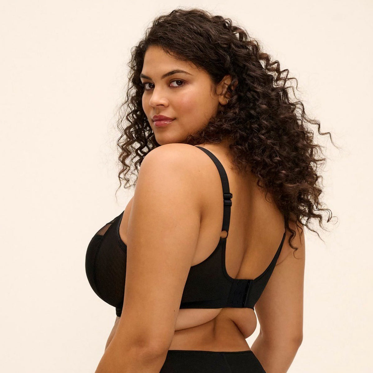Reggiseno con ferretto tulle ricamato Elomi EL8900