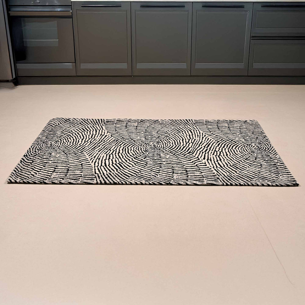 Tappeto arredo jacquard in ciniglia con antiscivolo Ondule Zambaiti