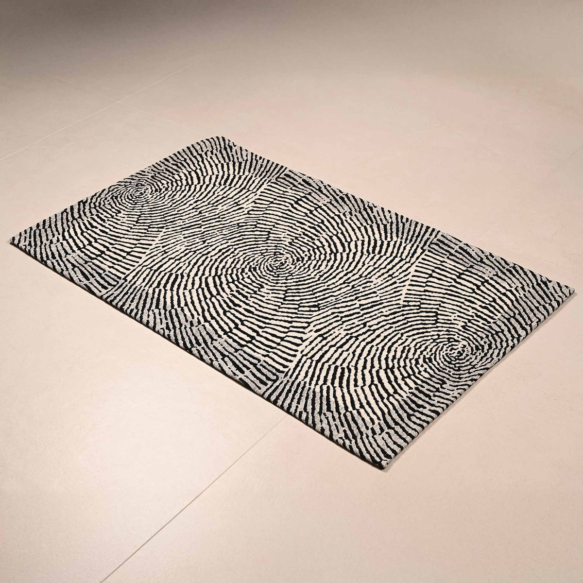 Tappeto arredo jacquard in ciniglia con antiscivolo Ondule Zambaiti