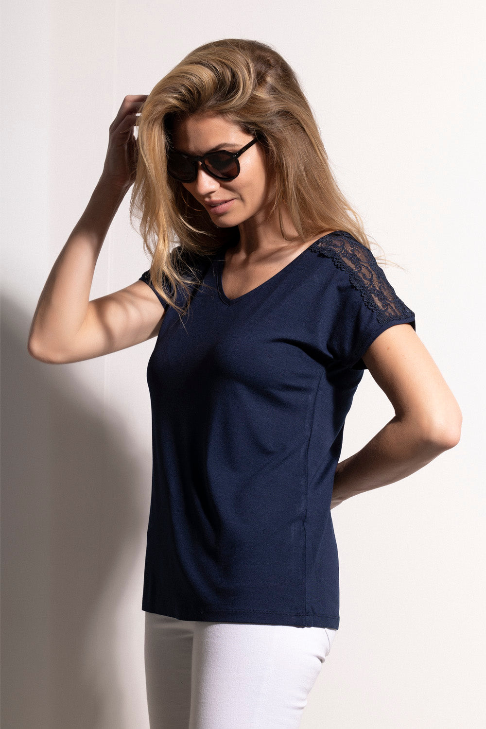 Maglia donna collo a v Admas mezza manica 43486 pizzo