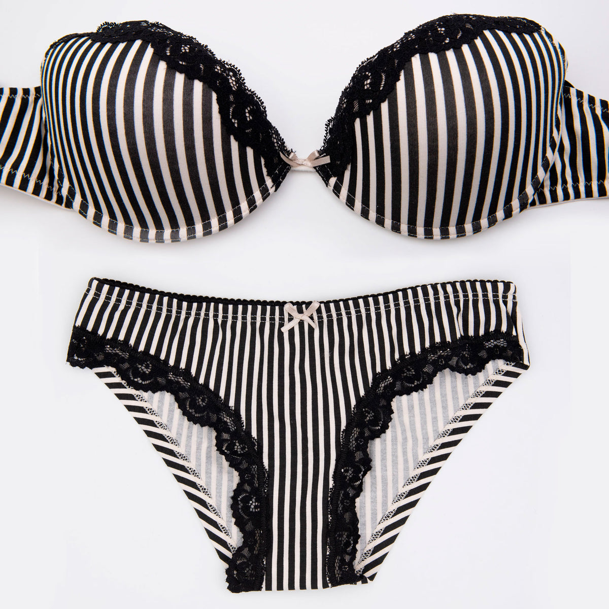 Jadea 4138 coordinato push-up con ferretto + slip pizzo