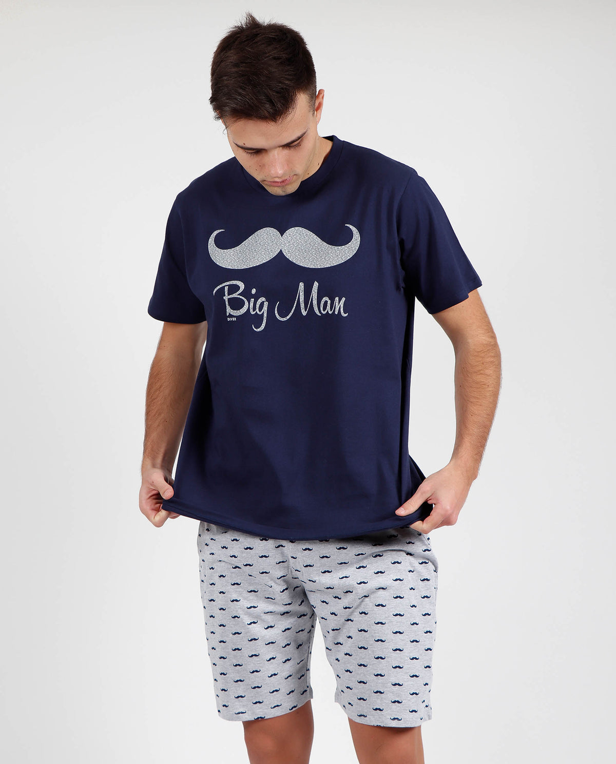 Pigiama uomo corto Admas 55272 con stampa baffi