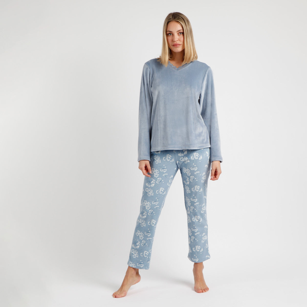 Pigiama donna in vellutino e lycra celeste Admas 60232