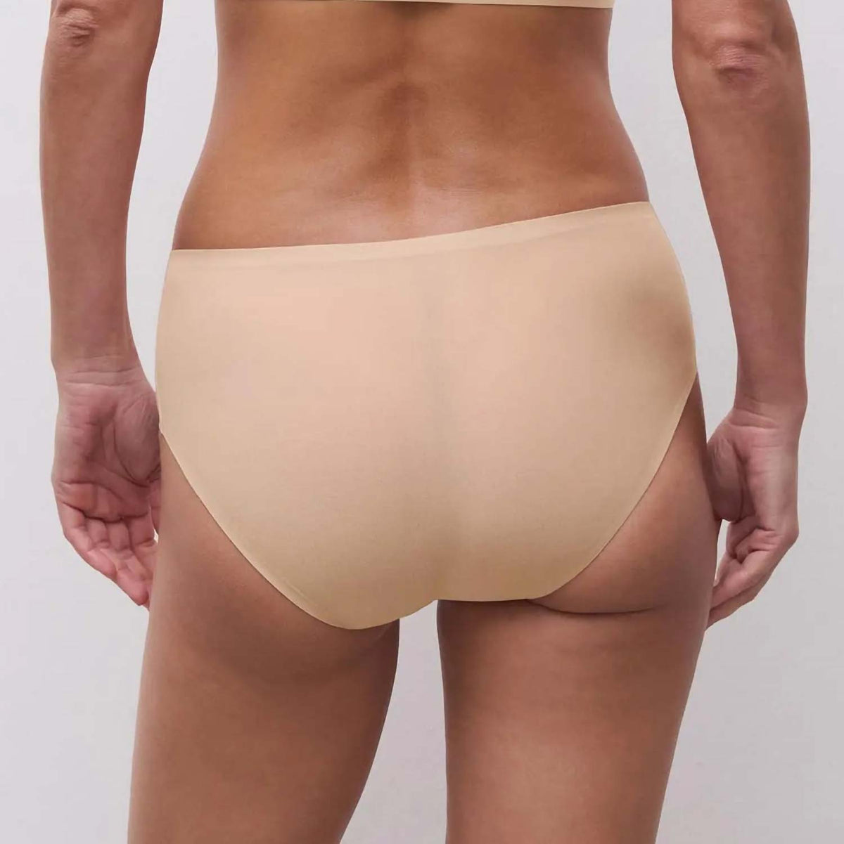 Slip shorty donna taglio laser in microfibra Chantelle C26440