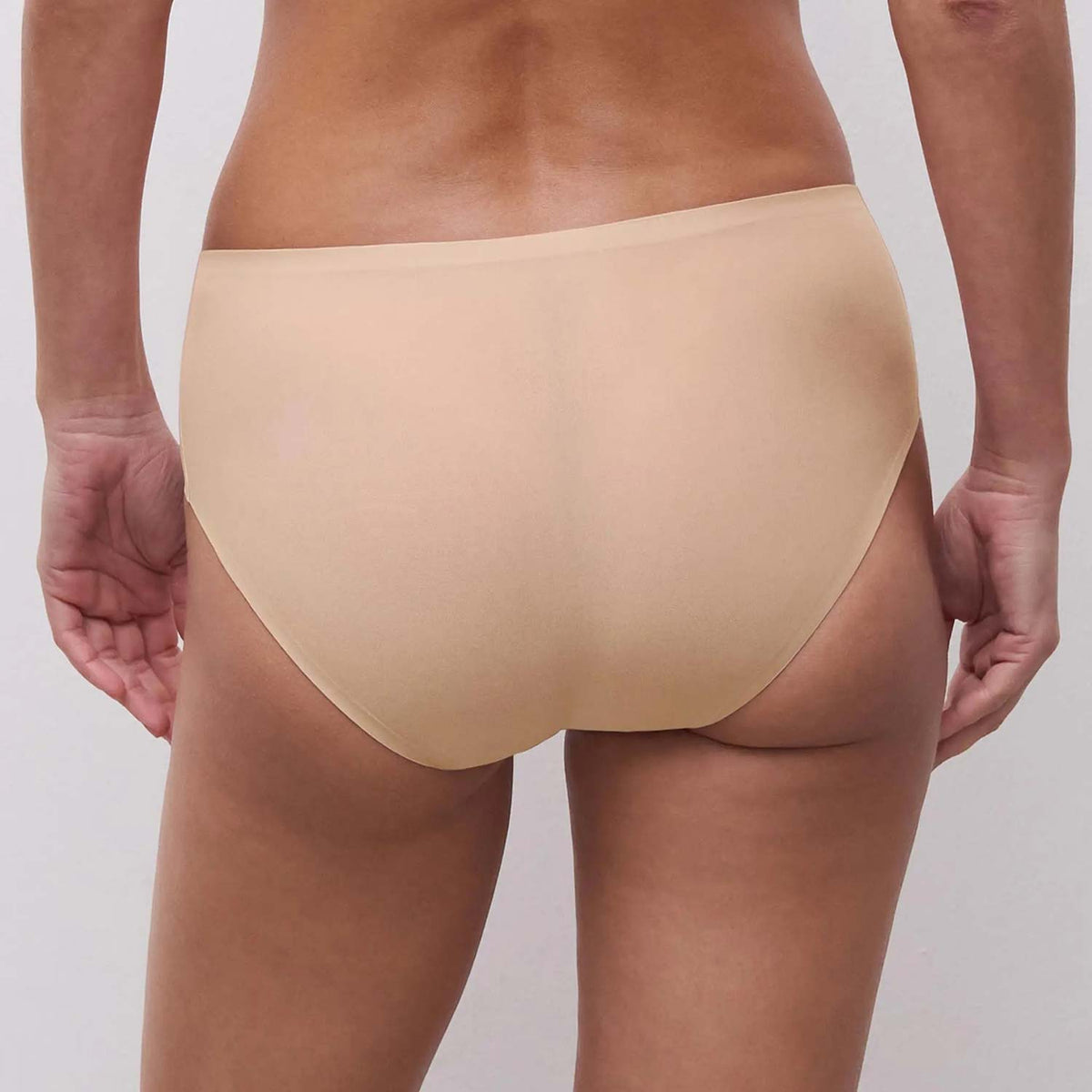 Slip shorty donna taglio laser in microfibra Chantelle C26440