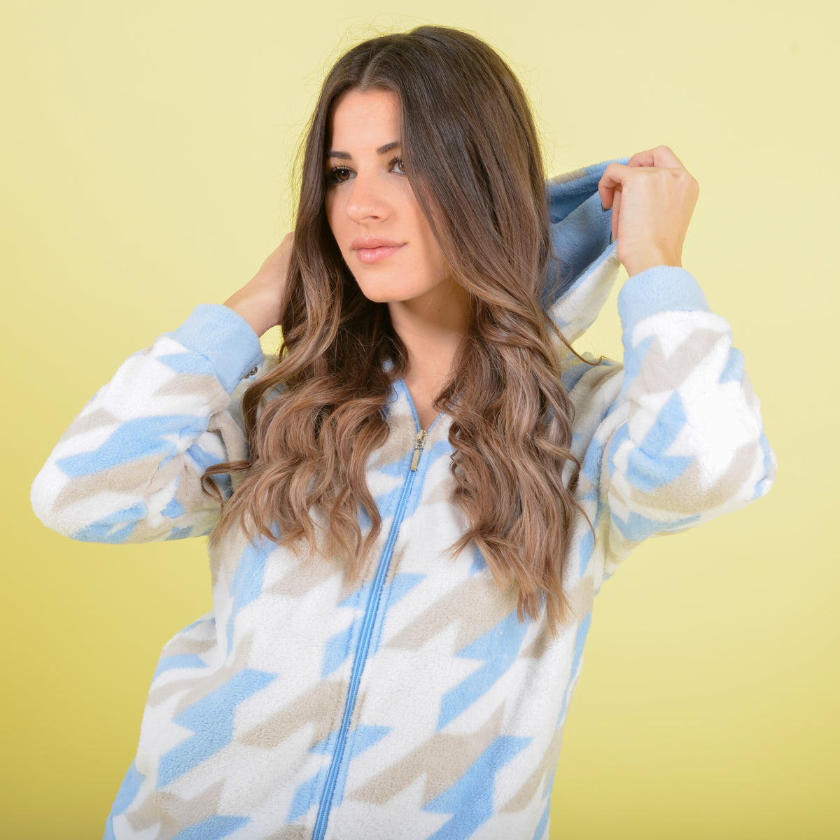 Pigiama donna aperto con zip e cappuccio coral celeste Cippi 2254