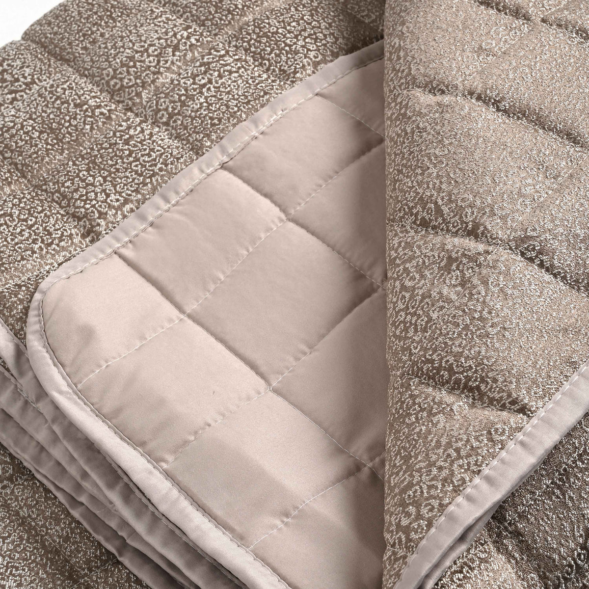 Copriletto Trapuntato Matrimoniale primaverile effetto jacquard Chara Laura Biagiotti