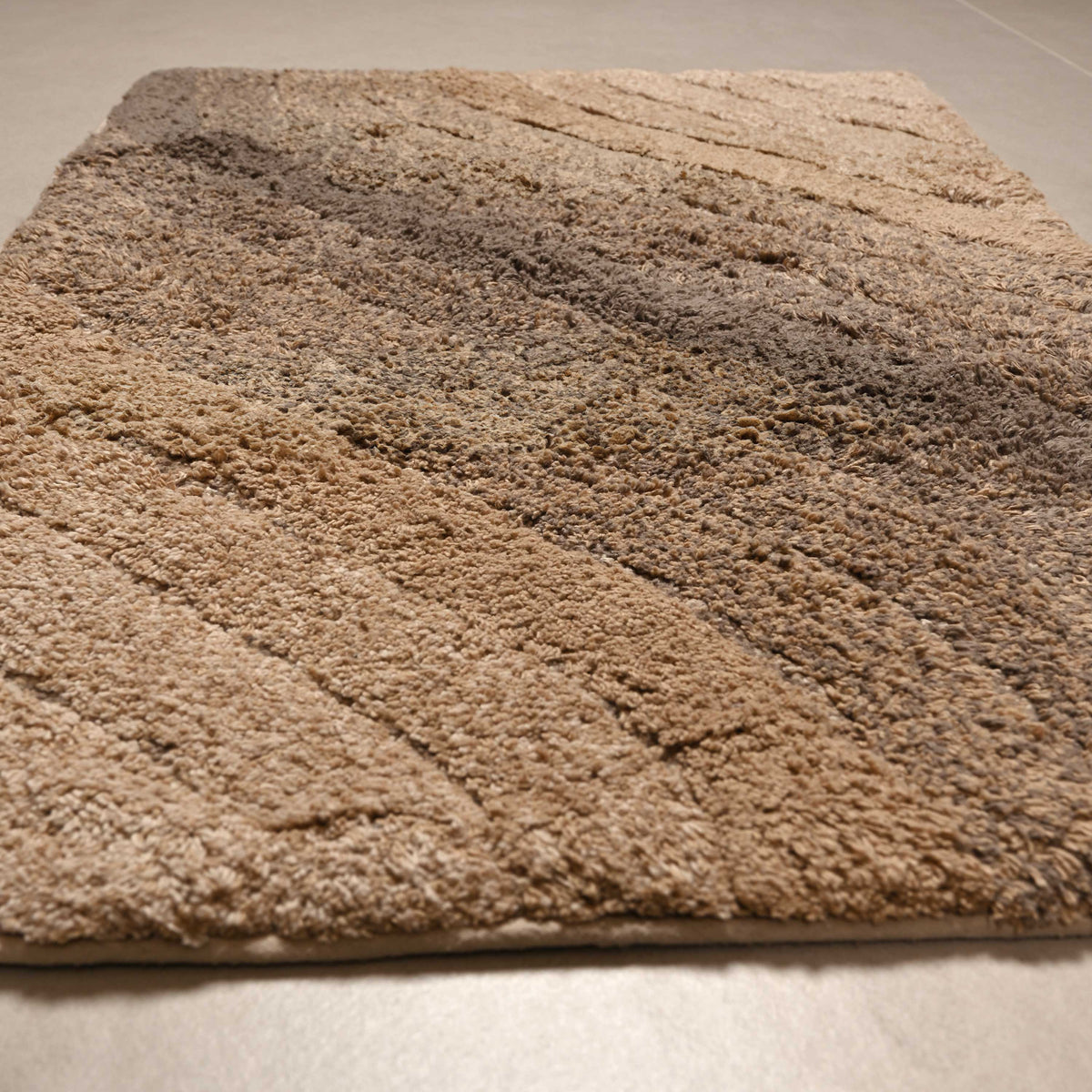 Tappeto arredo bagno disegno ondulato antiscivolo Kaleido Zambaiti 