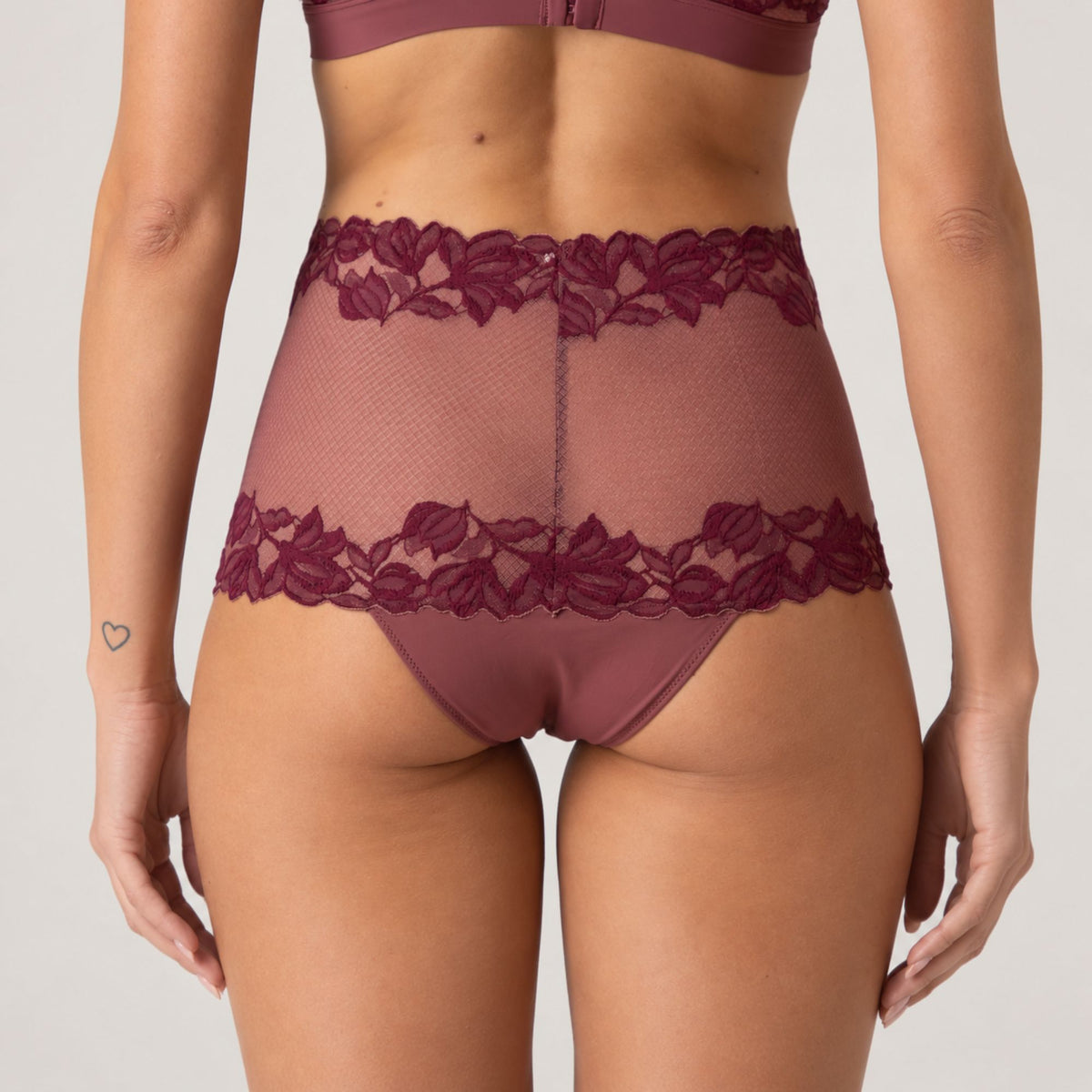 Slip vita alta ricamo floreale e trasparenze Lovable L0FAN