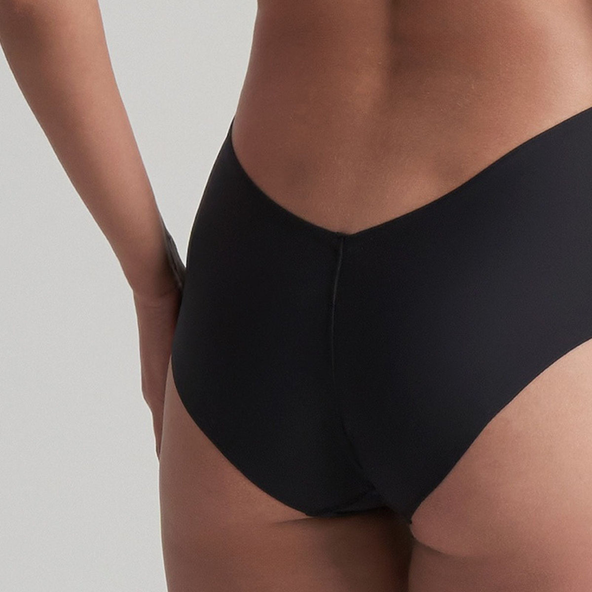 Slip modellante con scollo sul retro Bye bra Low Back Mid Waist Brief
