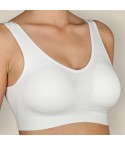 Reggiseno sportivo Selene Louise coppa B microfibra fronte bianco modella