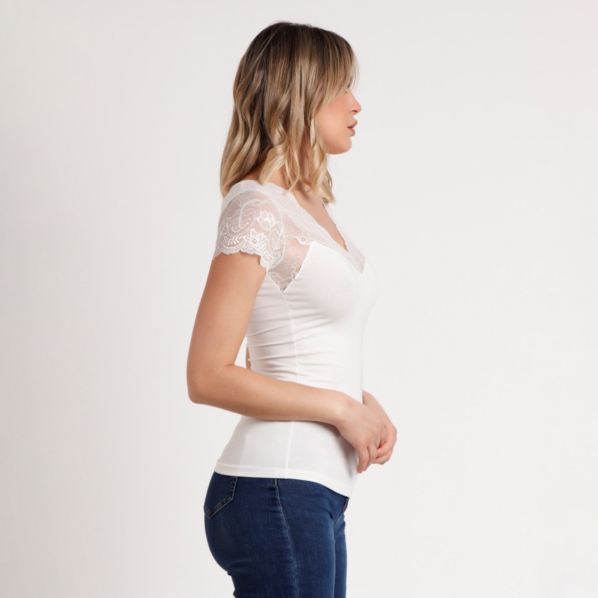 Maglia donna in cotone con dettagli decorativi in pizzo semitrasparente Admas 43574