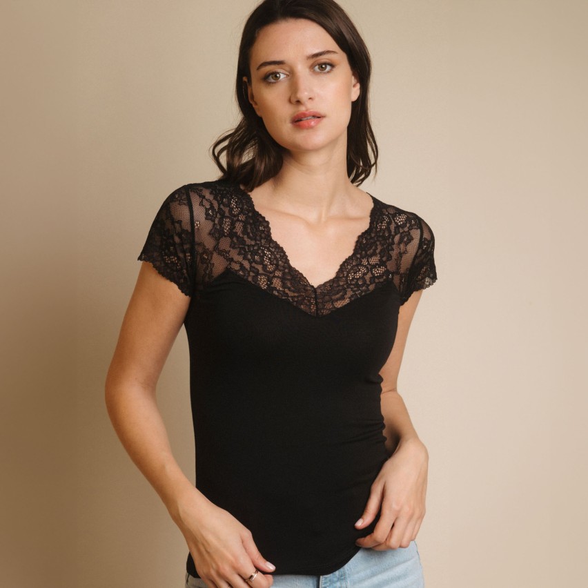 Maglia donna in cotone con dettagli decorativi in pizzo semitrasparente Admas 43574