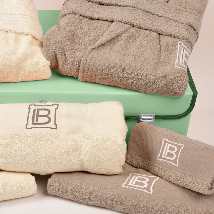 Completo bagno accappatoio + telo + set asciugamani Laura Biagiotti 7 pz