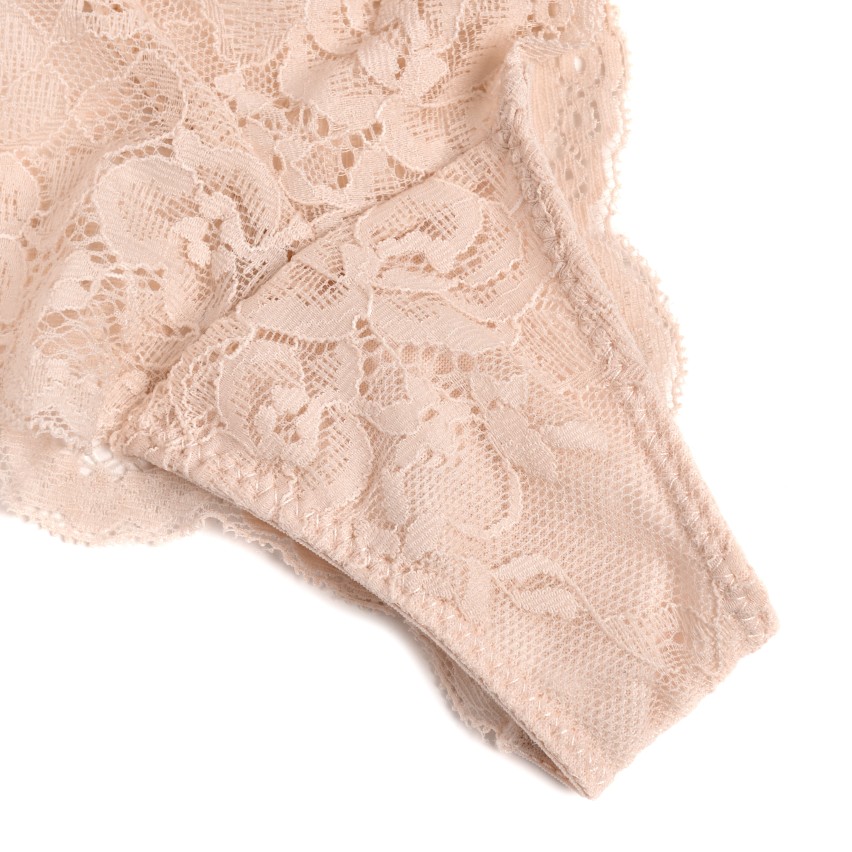 Brasiliana in pizzo a V Love and Bra Estelle