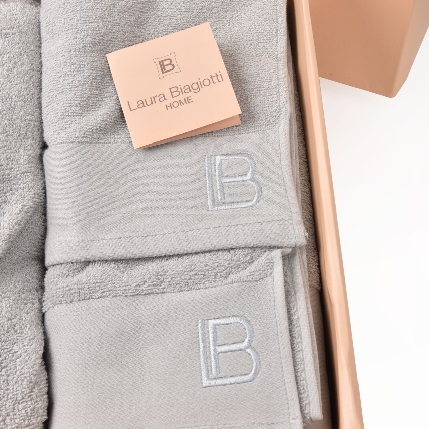 Set Regalo 2 Asciugamani Personalizzati Lui & Lei - 100% Cotone Idrofilo Made In Italy - Bagno E Ospite - Idea Regalo Coppia